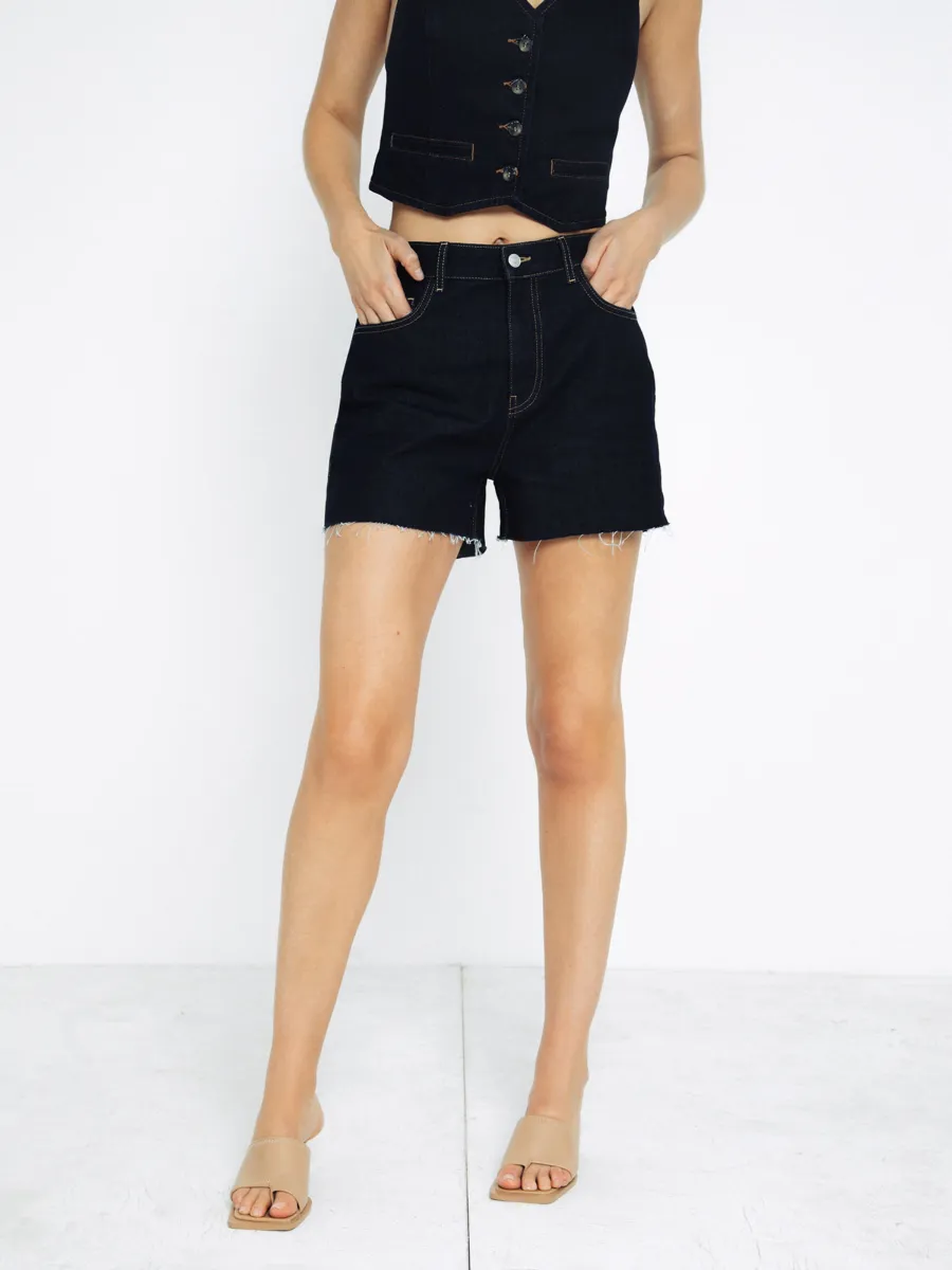 ABOUT YOU X TONI GARRN
