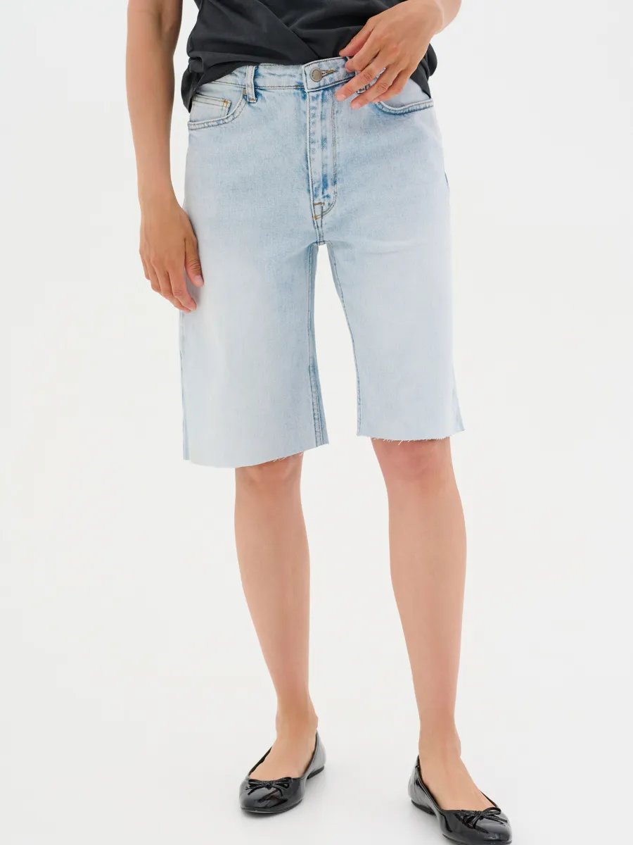 MY ESSENTIAL WARDROBE