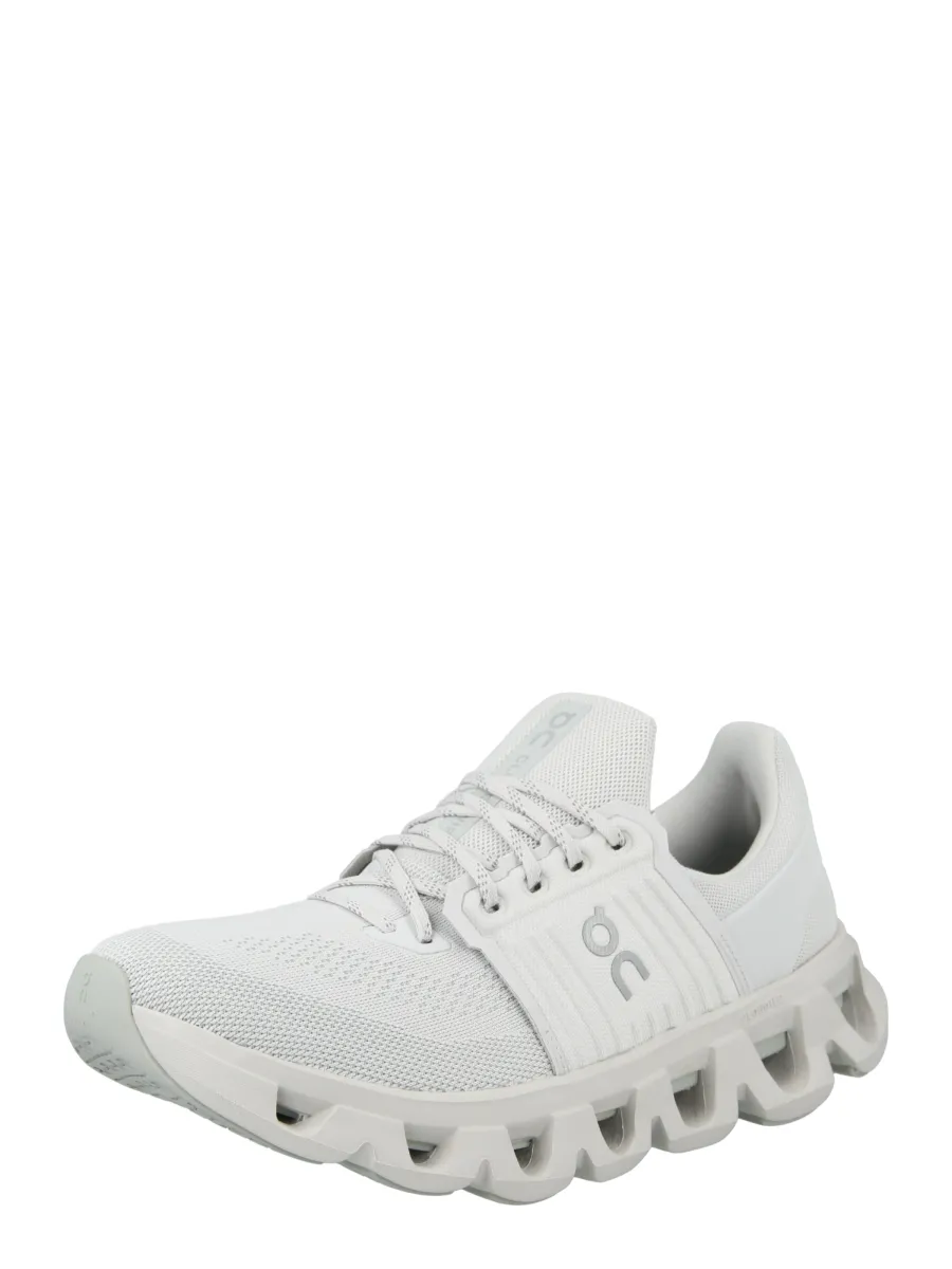 On Σνίκερ χαμηλό 'Cloudswift 4 Ad'