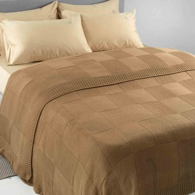Blanket Extra Double Knitted Brown 220x240cm.