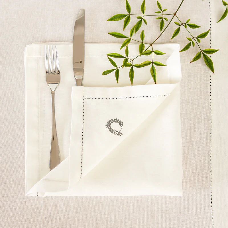 AERO Hand Stitch White Printed Napkin 45x45cm.