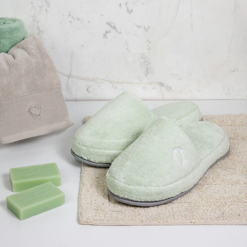 Pair of Garland Mint Bath Slippers