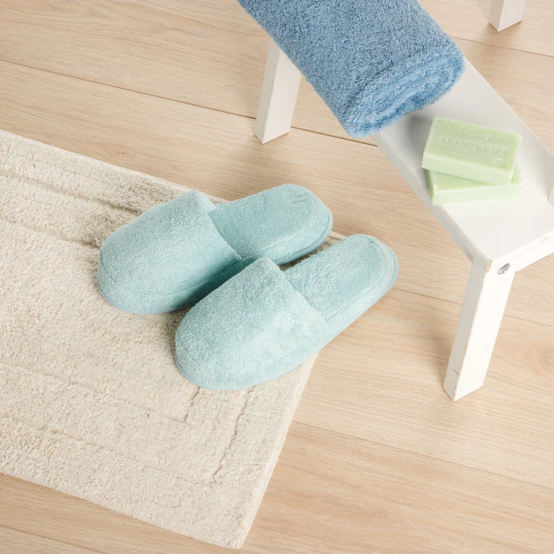 Pair of Garland Mint Bath Slippers