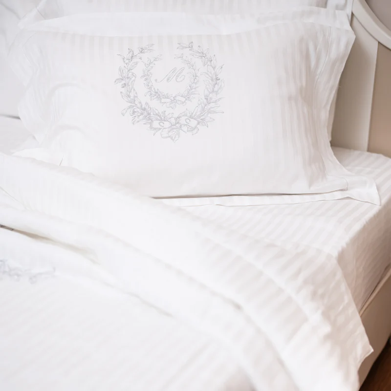 Super double INITIAL bedspread without Monogram White 220x240cm.