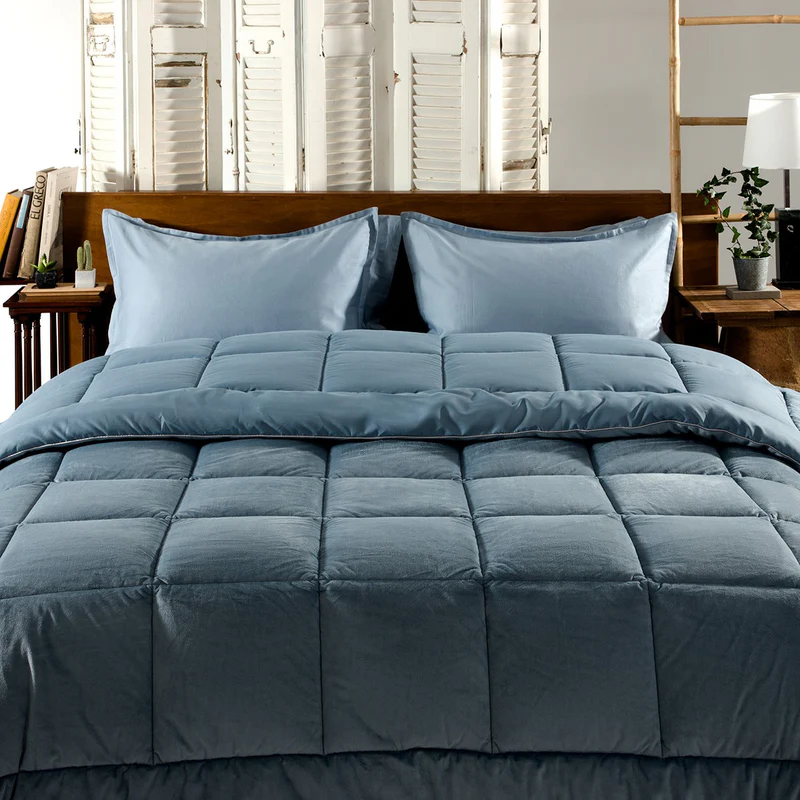 Velor Quilt Indigo In single and super double