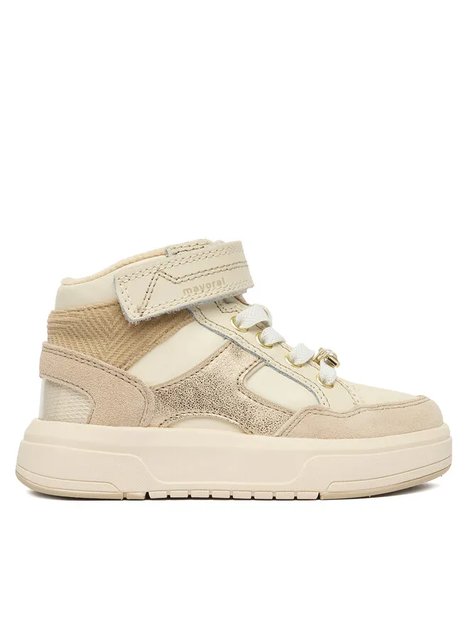 Αθλητικά · Εκρού