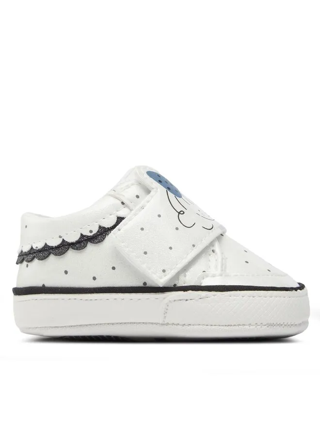 Κλειστά παπούτσια · Εκρού