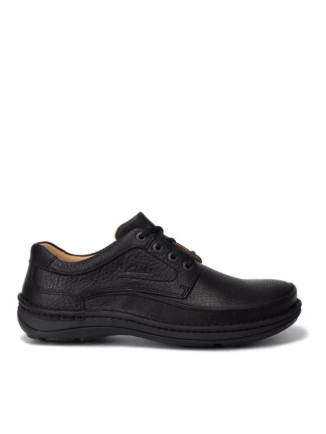 Clarks Κλειστά παπούτσια · Μαύρο