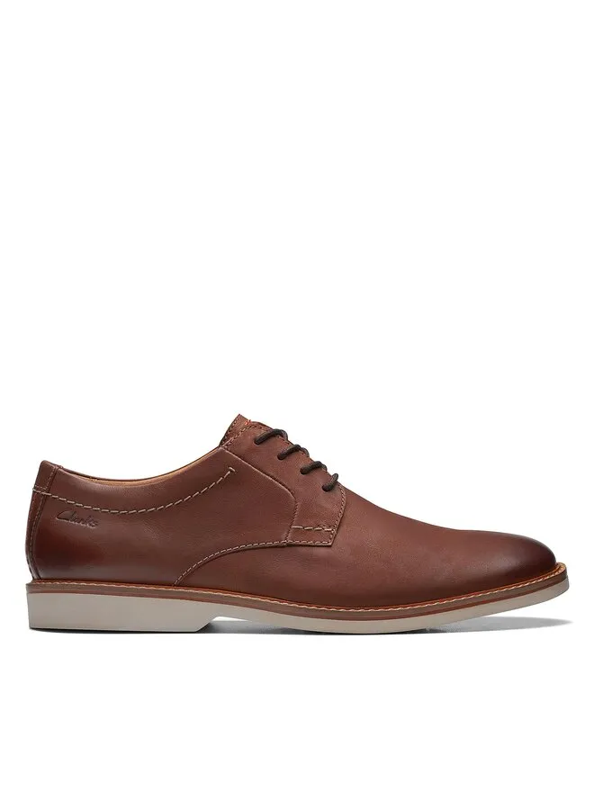 Clarks Κλειστά παπούτσια · Καφέ