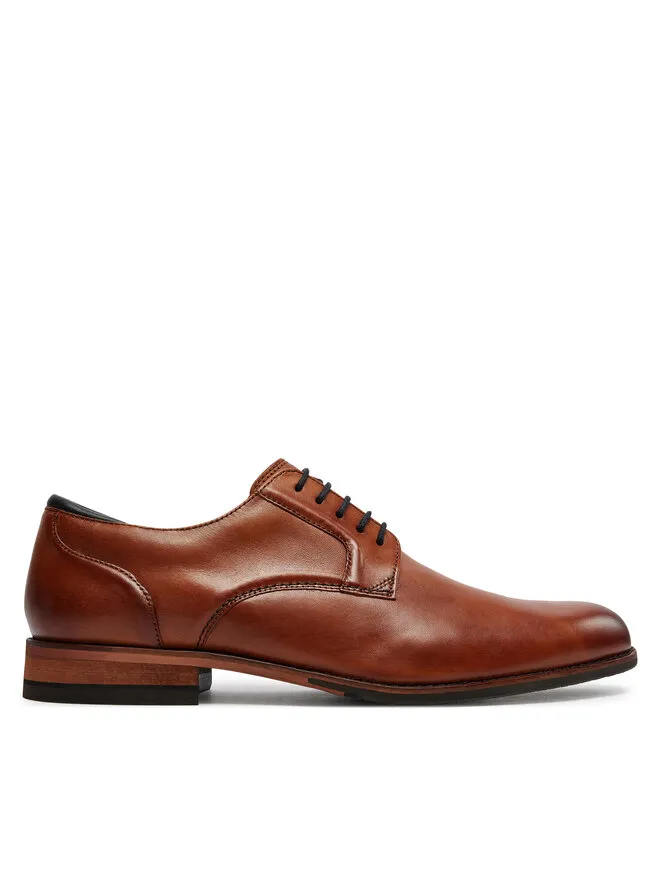 Clarks Κλειστά παπούτσια · Καφέ