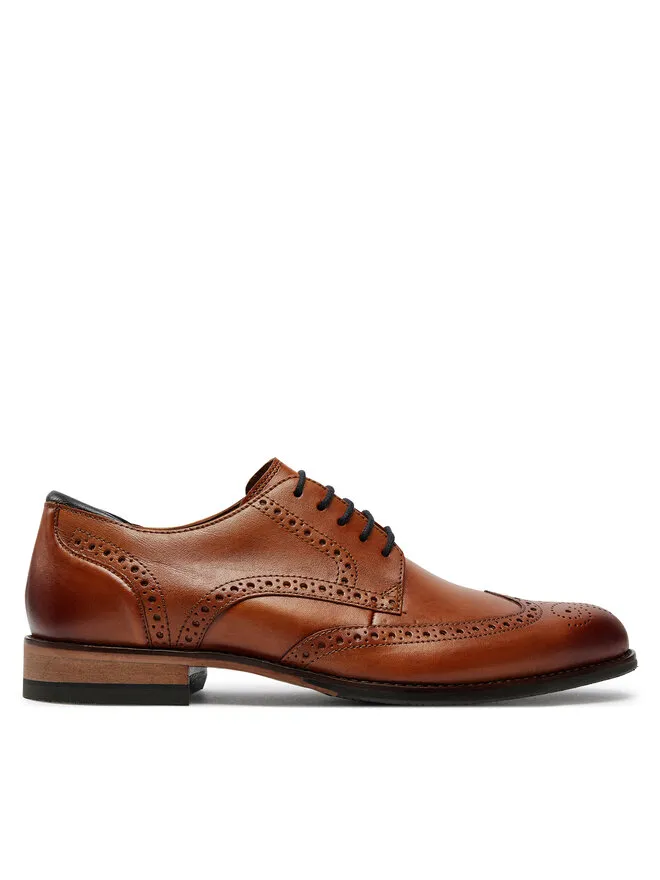 Clarks Κλειστά παπούτσια · Καφέ