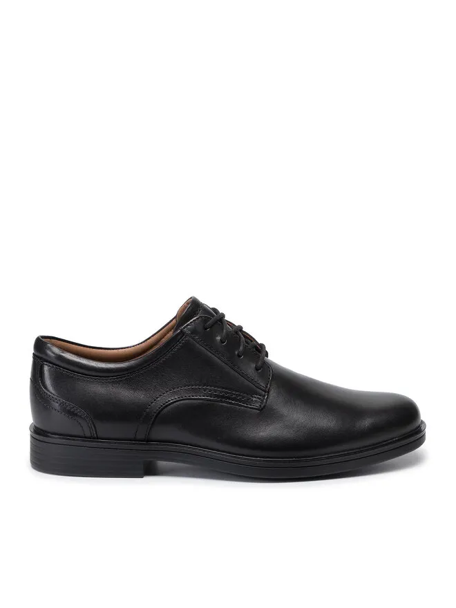 Clarks Κλειστά παπούτσια · Μαύρο