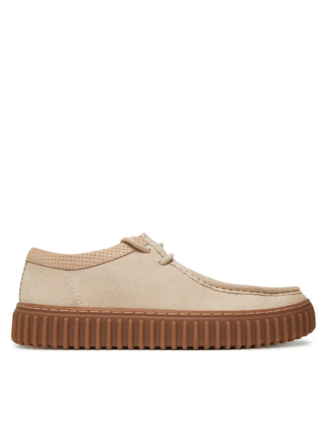 Clarks Κλειστά παπούτσια · Εκρού