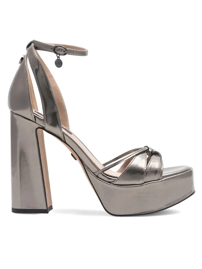 Nine West Σανδάλια · Ασημί · 12 cm