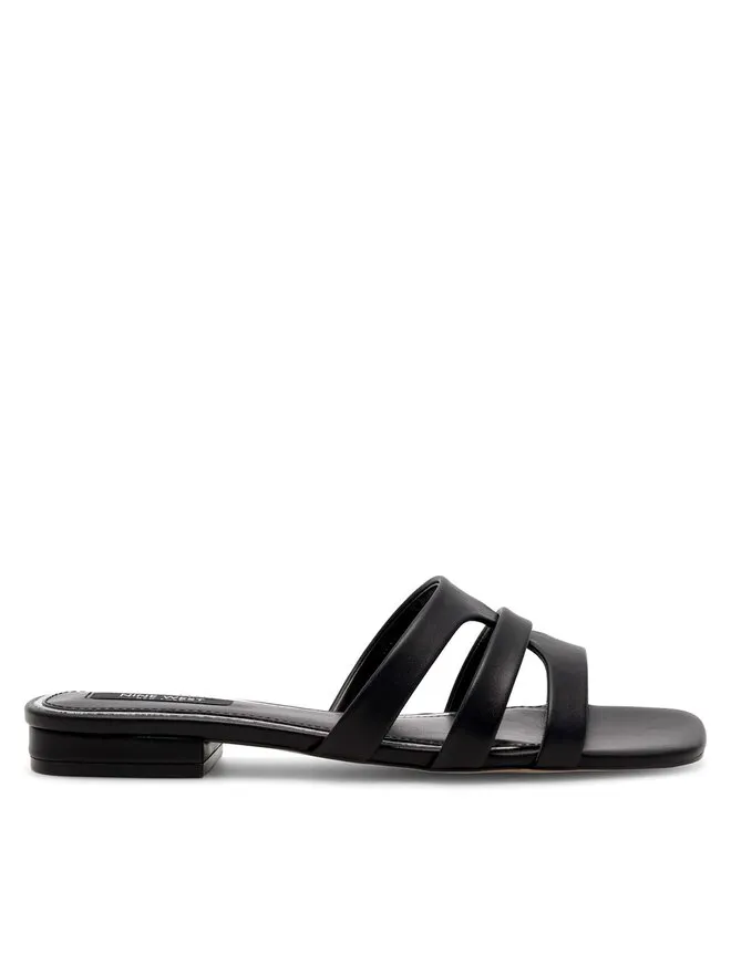 Nine West Παντόφλες · Μαύρο