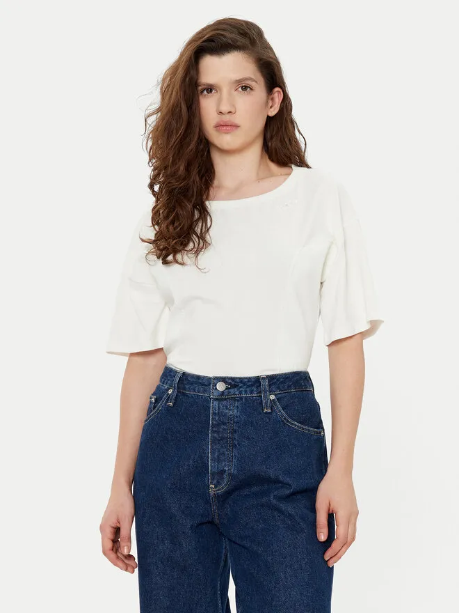 T-Shirt · Εκρού