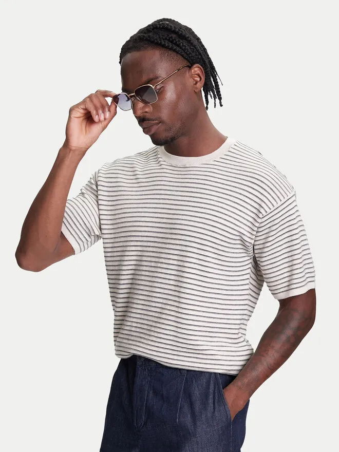 United Colors Of Benetton T-Shirt · Μπεζ