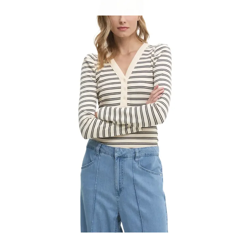 Womens long-sleeved blouse