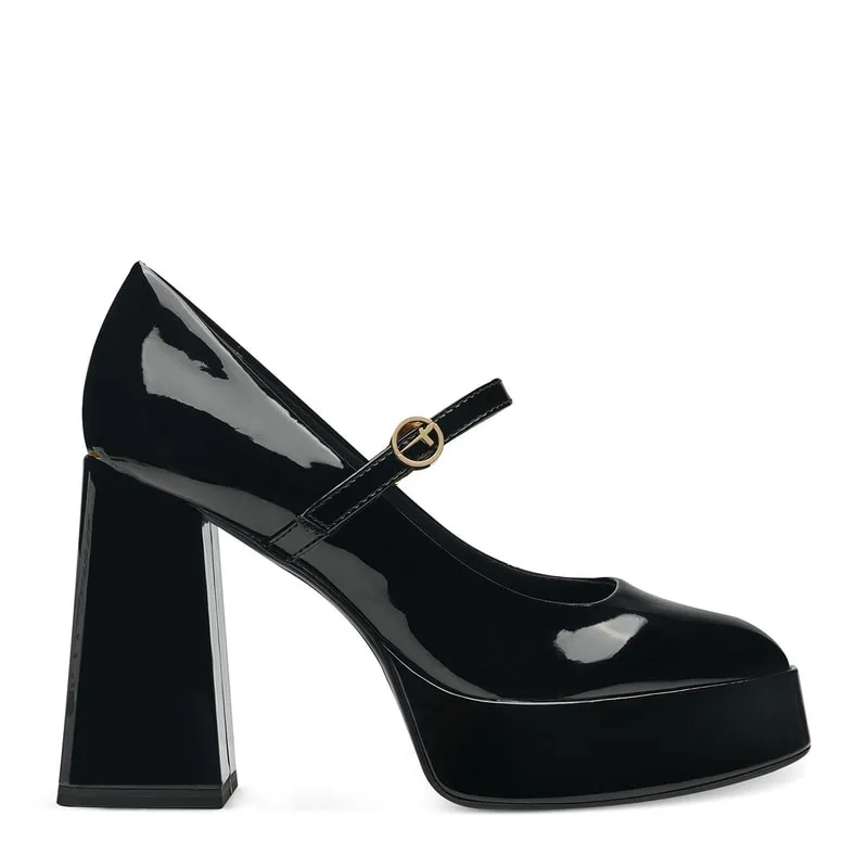 Heels with a square heel and toggle