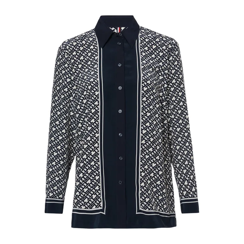 Loose shirt with monogram