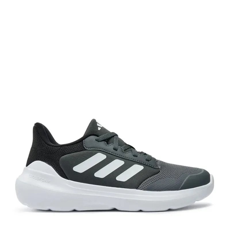 Childrens sports shoes