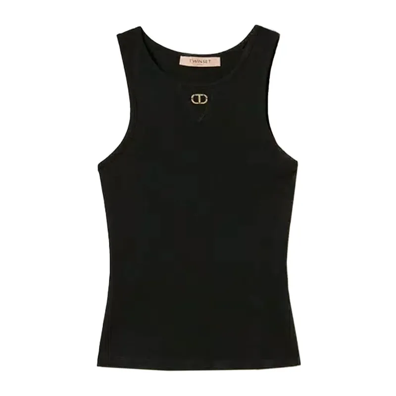 Fitted ribbed top
