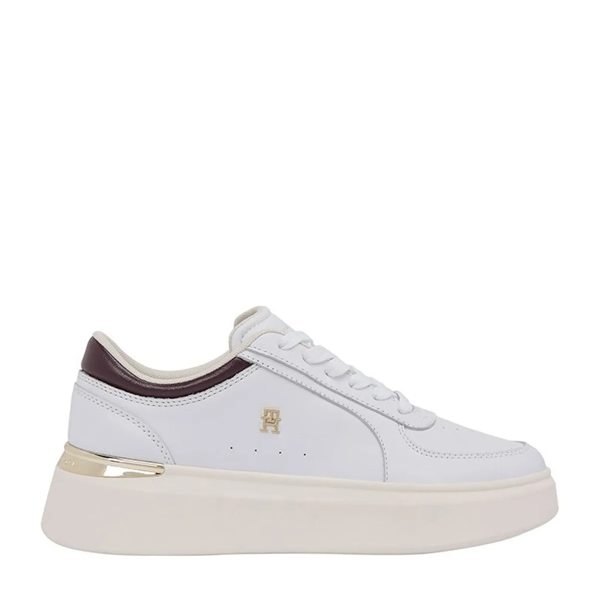 Women's sports shoes