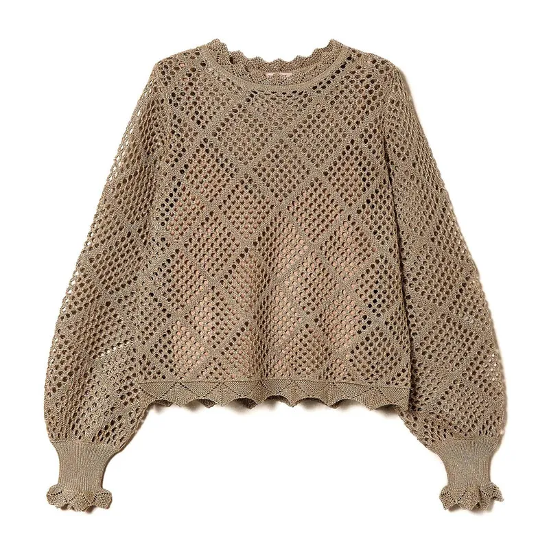 Womens long-sleeved knitted blouse