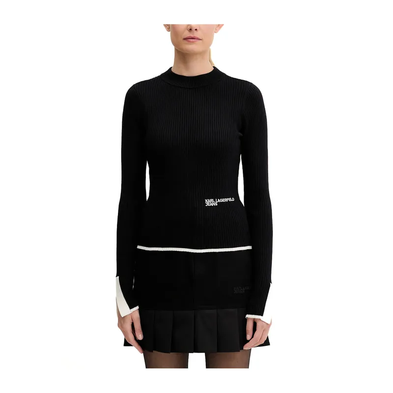 Sweater with logo on the side