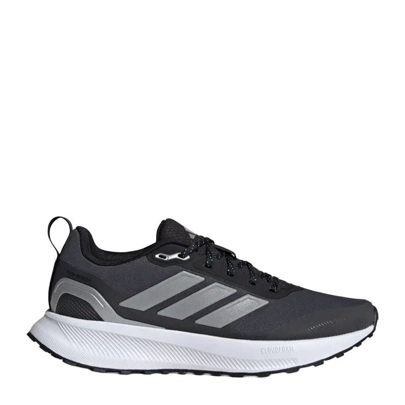 Women's sports shoes