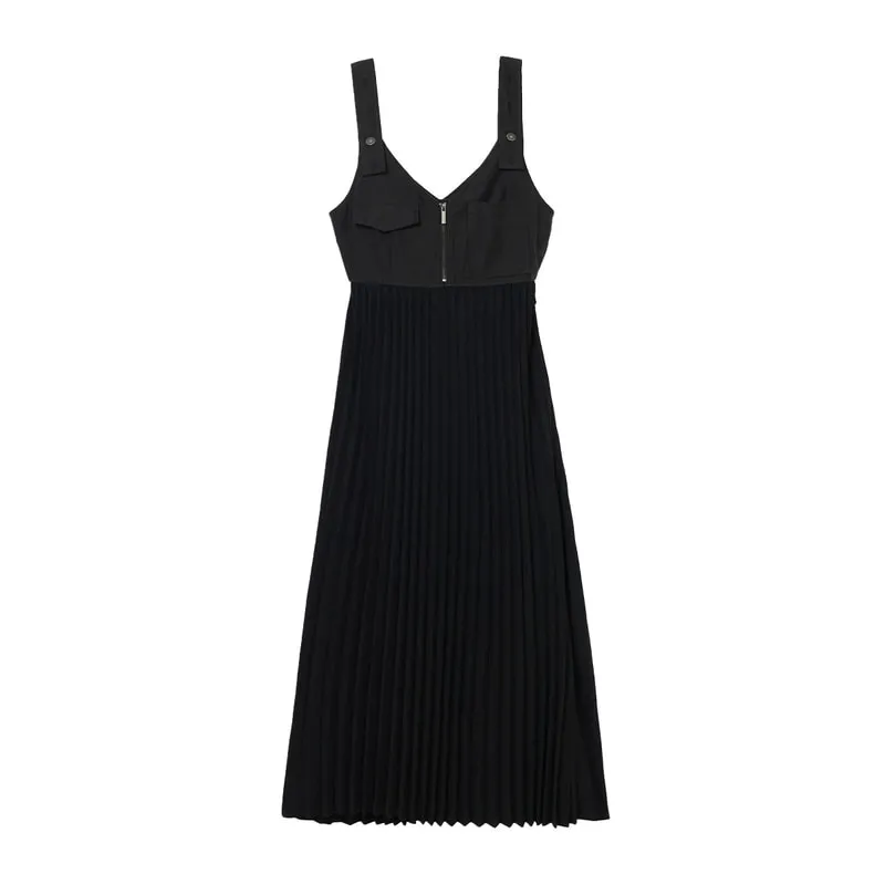 Long dress with pleats