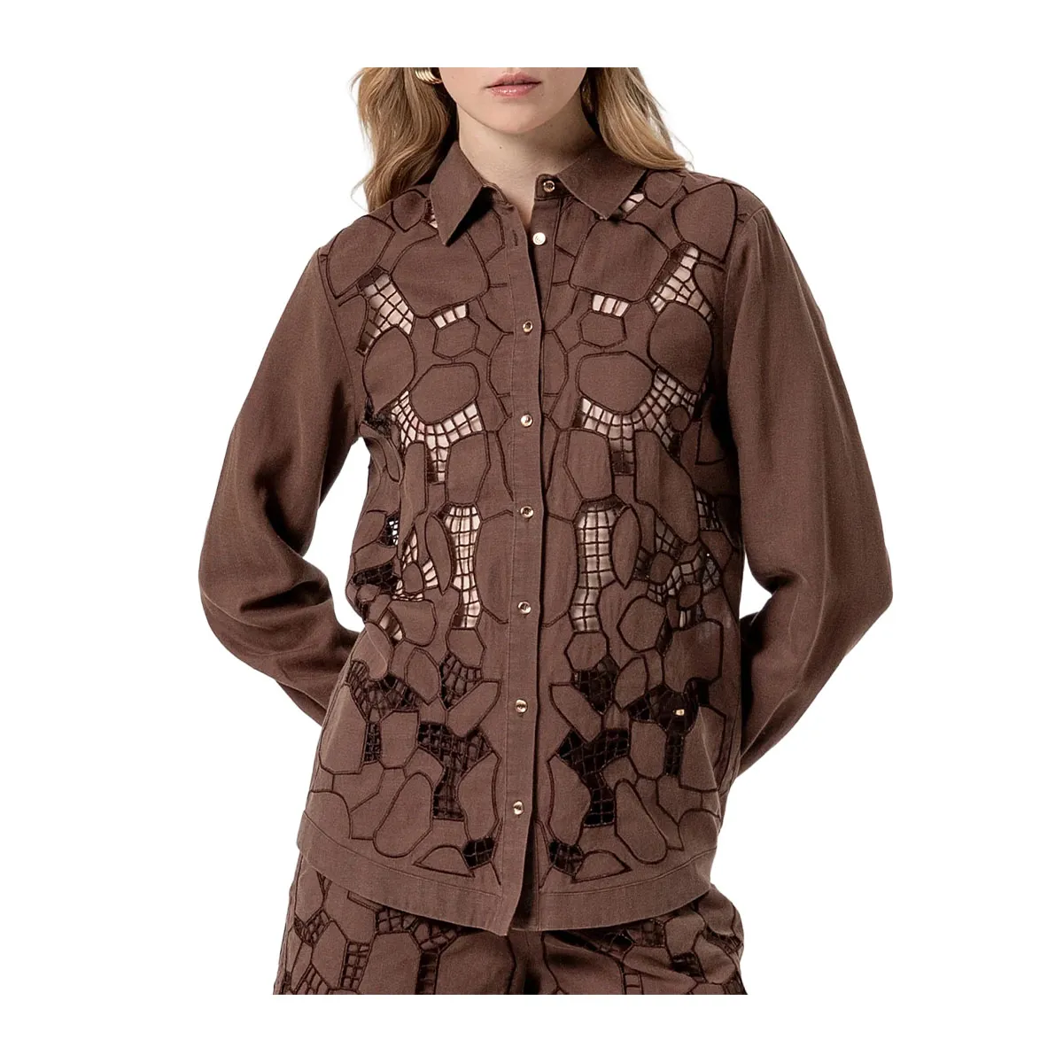Shirt with embroidery
