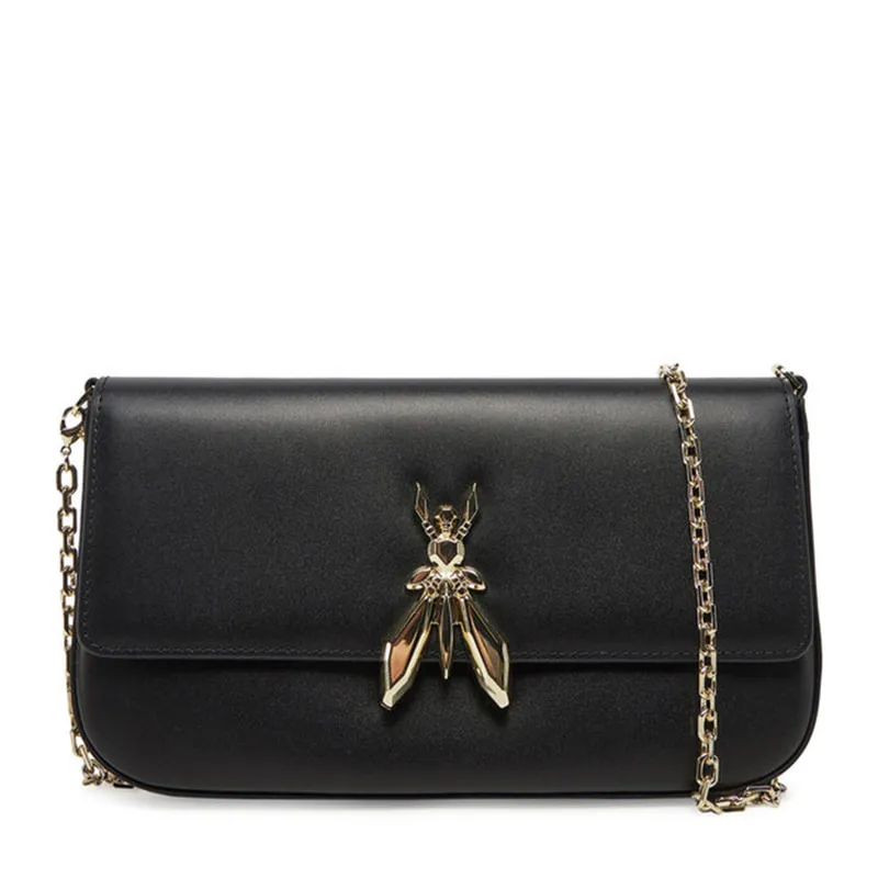 Shoulder bag with chain