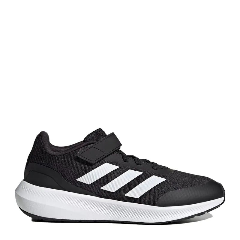 Childrens sports shoes