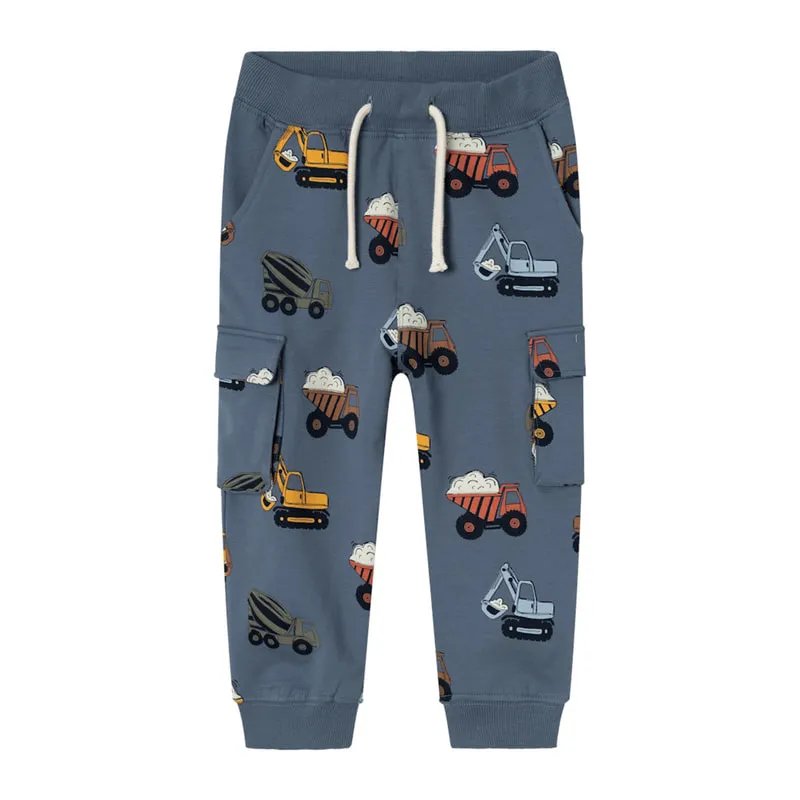 Childrens track suit with side pockets