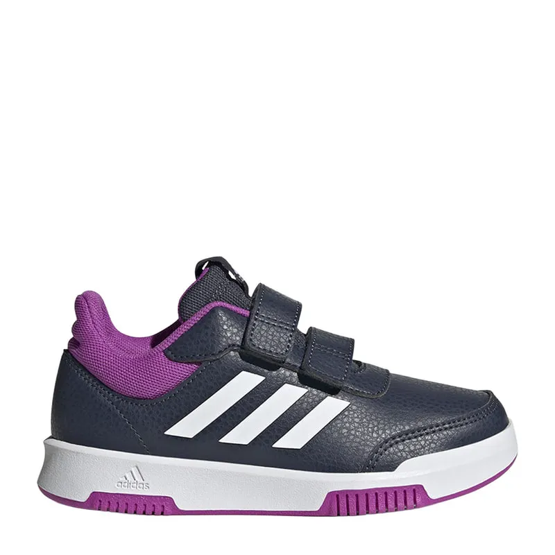 Children's sports shoes