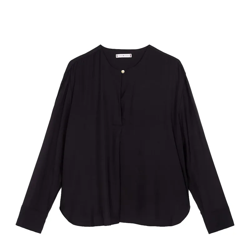Blouse with a relaxed fit