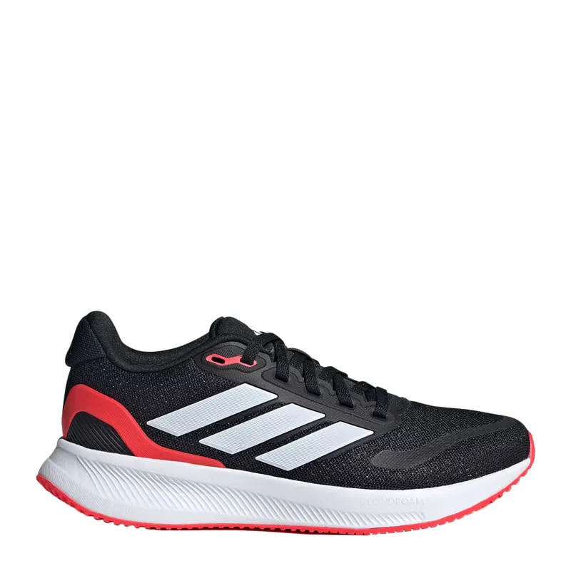 Childrens sports shoes