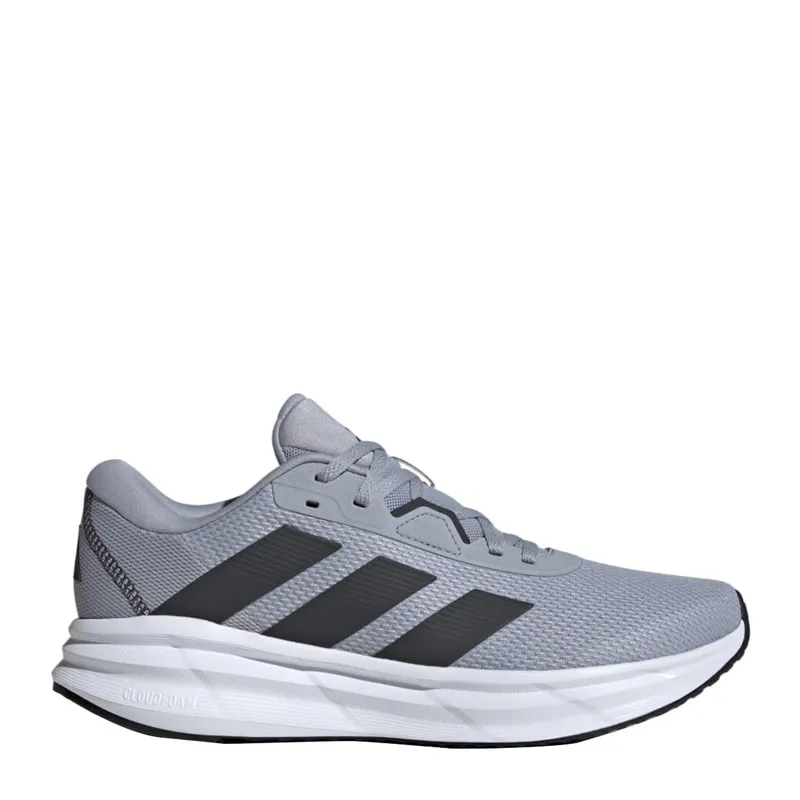Mens sports shoes