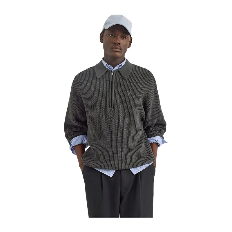 Men's knitted sweatshirt with zipper and collar