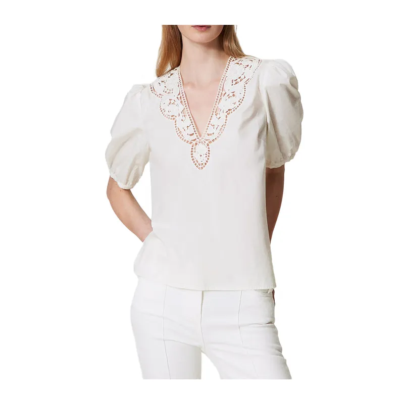 Blouse in broderie anglaise poplin