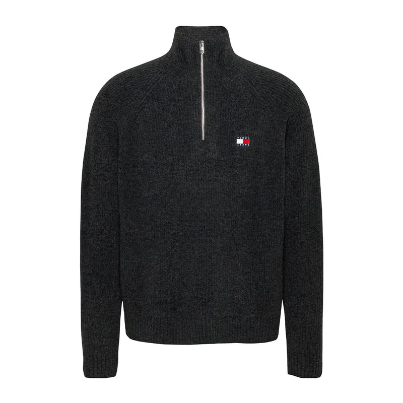 Sweater with raglan sleeves
