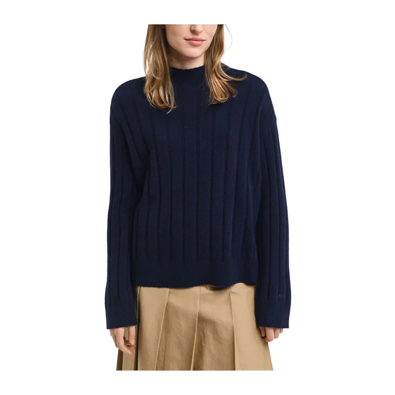 Stand neck sweater
