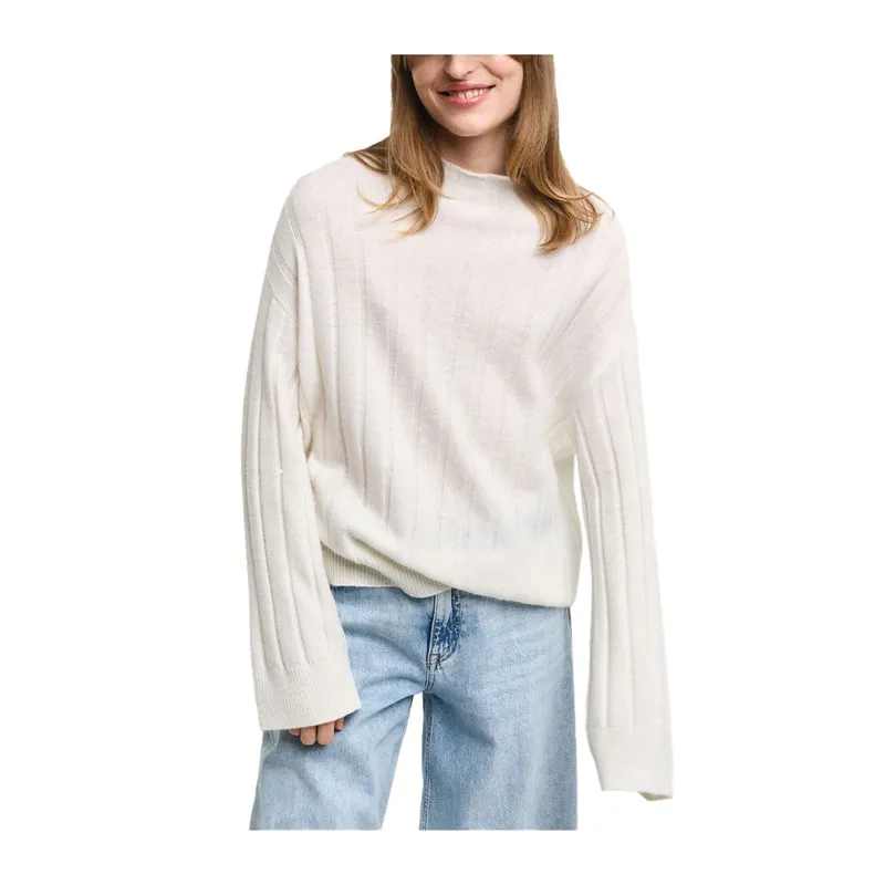 Stand neck sweater