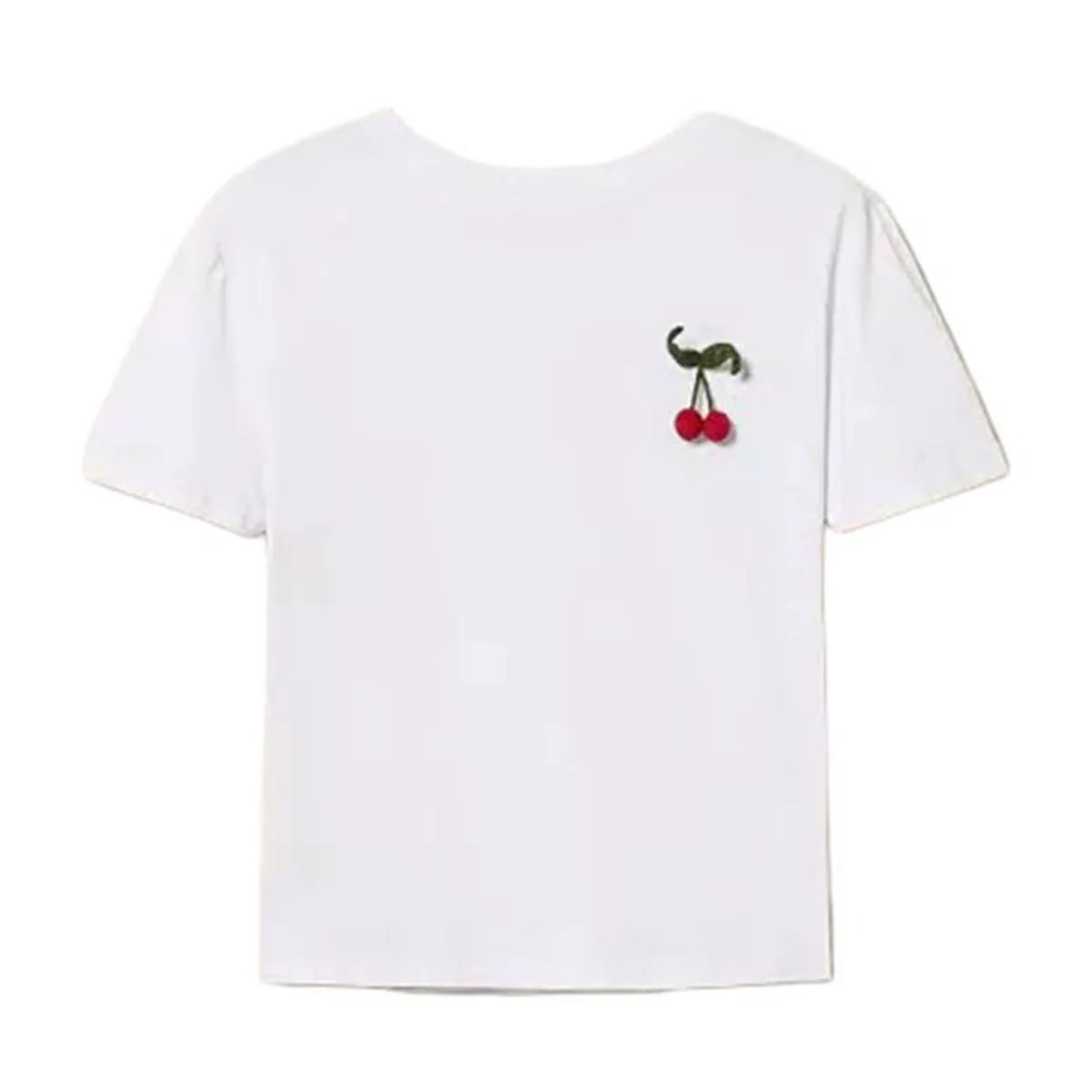 Women's t-shirt with crochet brooch