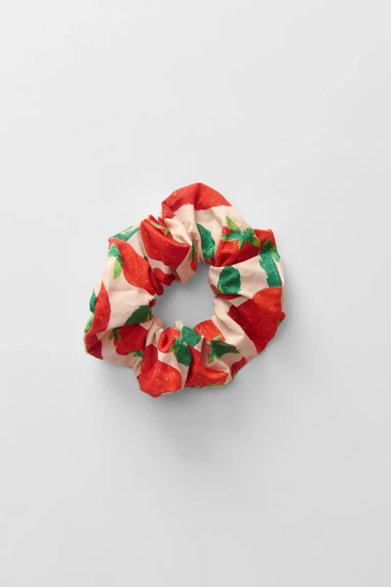 Ariel Scrunchie (Strawberries Ivory)