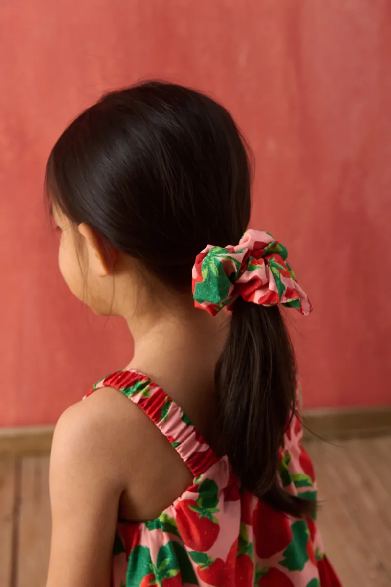 Ariel Scrunchie (Strawberries Pink)