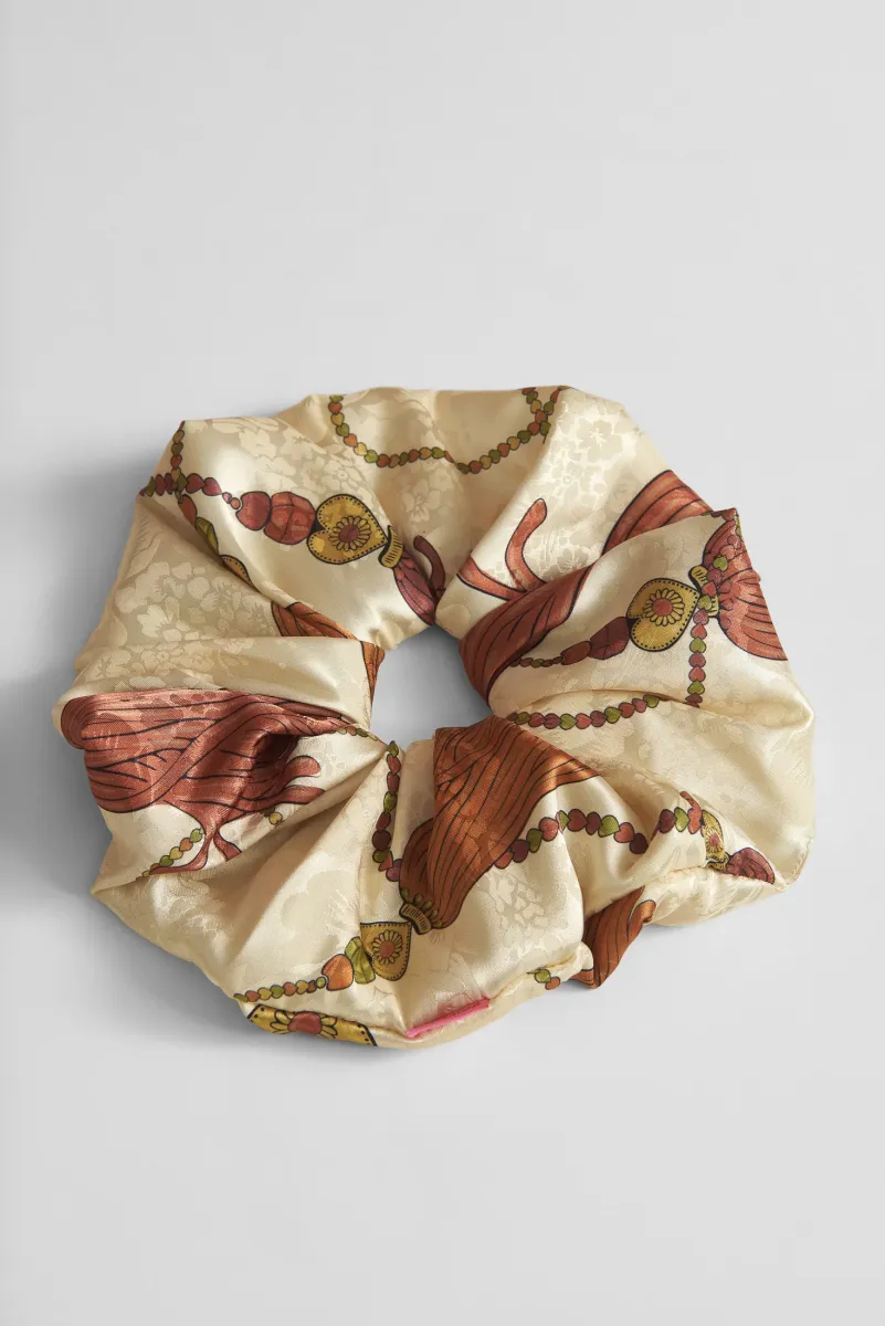 Elise Scrunchie (Tassel)