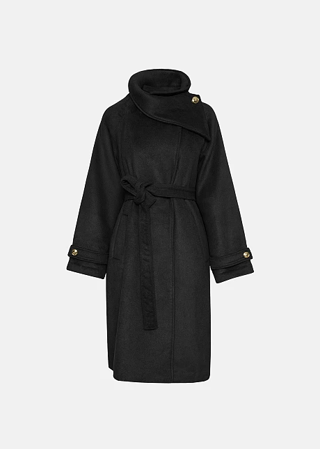 Μακρύ παλτό με έντονο γιακά