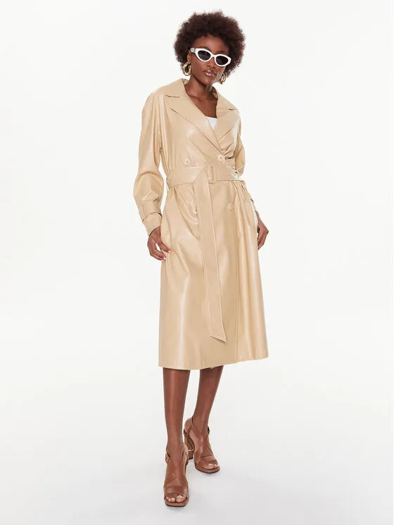 Καπαρτίνα · Εκρού